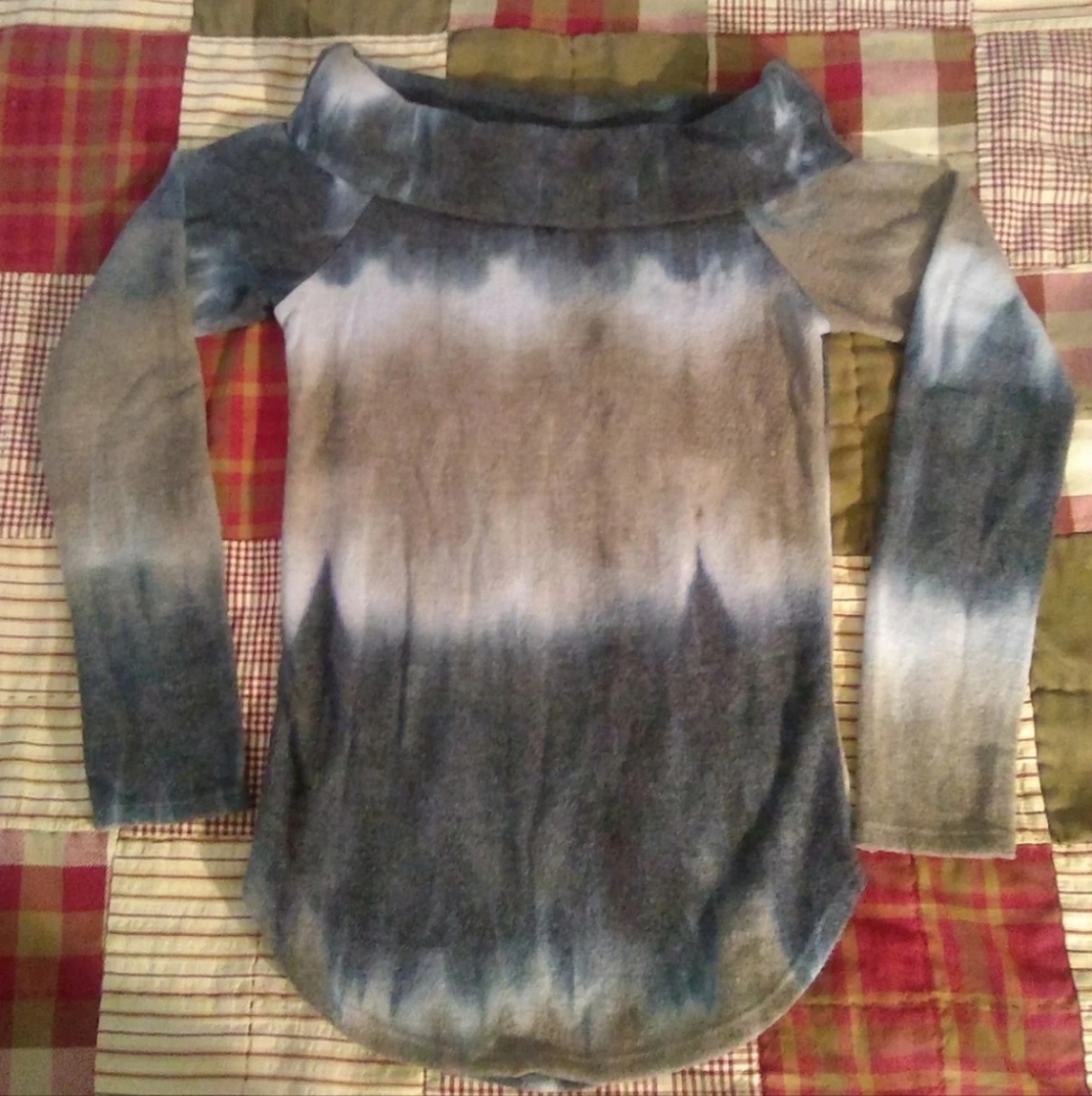 GAZE OMBRE OFF THE SHOULDER SUPER SOFT LIGHT SWEATER TOP